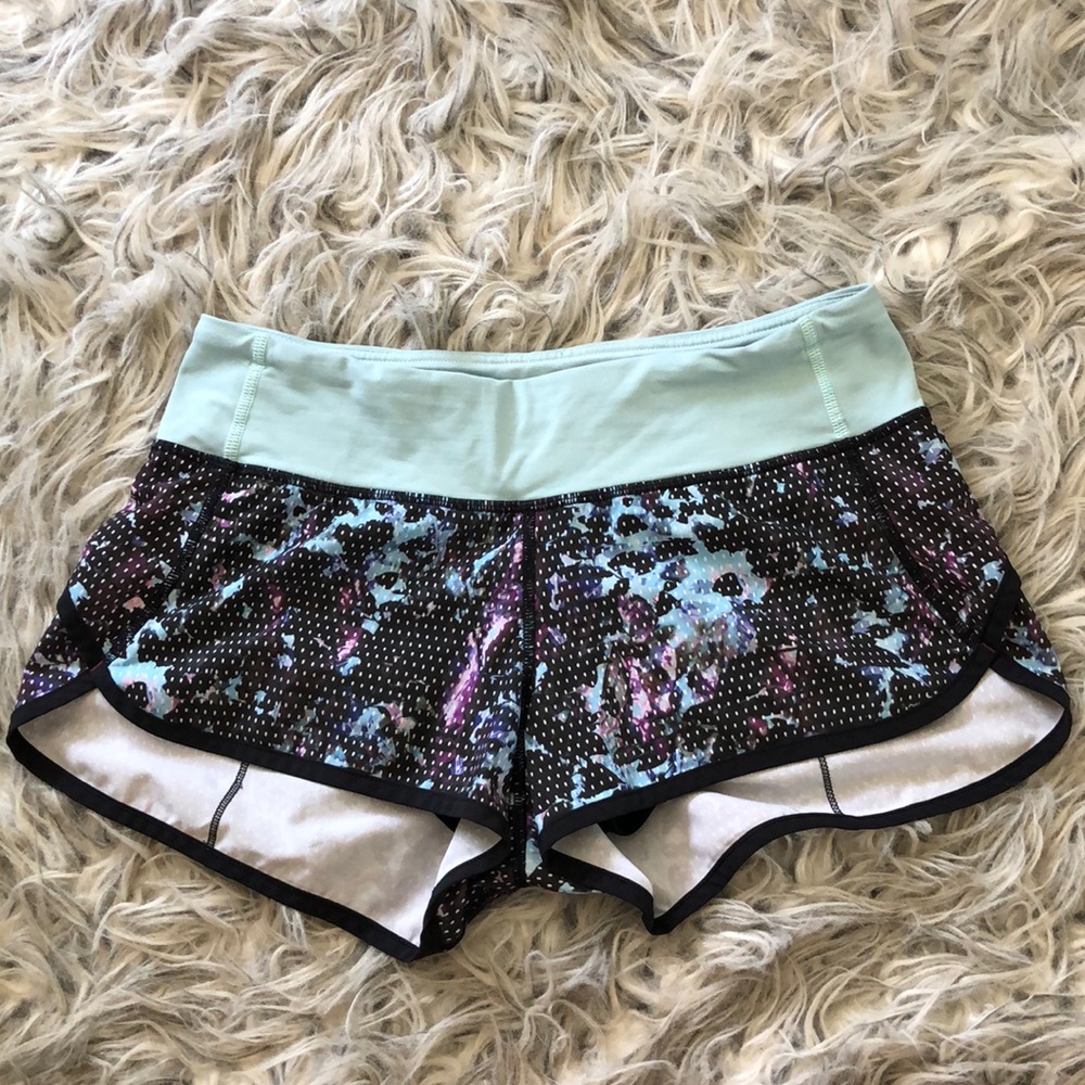Lulu Lemon speed up shorts! Size 4!